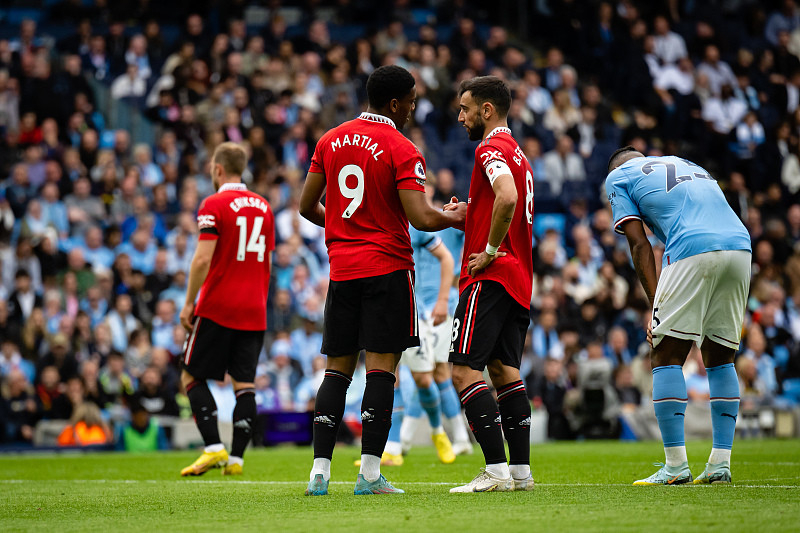 九游官网-关于今夜足总杯传出新动向，费城76人回应争议，管理层表态——信心回归，训练强度明显提升的信息